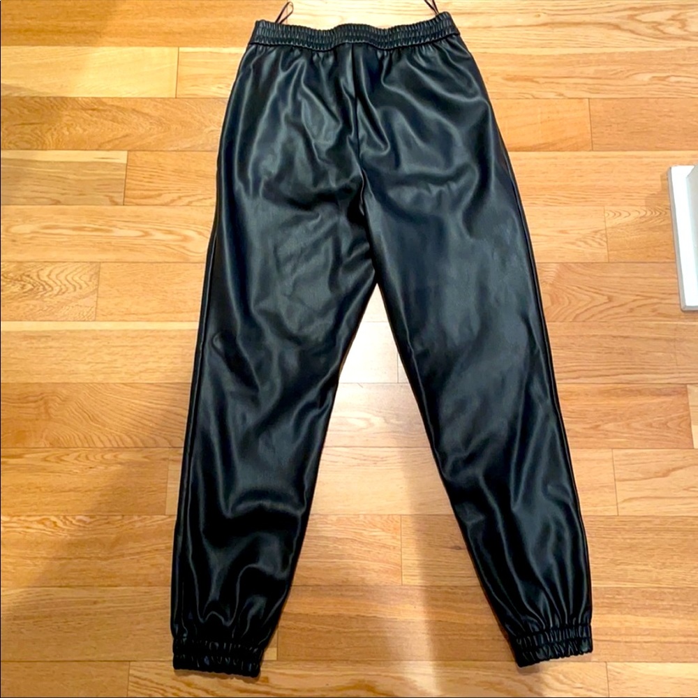 Beautiful Zara pants. Like new.